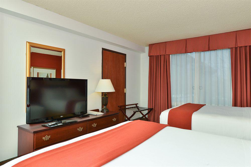 Holiday Inn Express Portland West/Hillsboro By Ihg Exterior foto