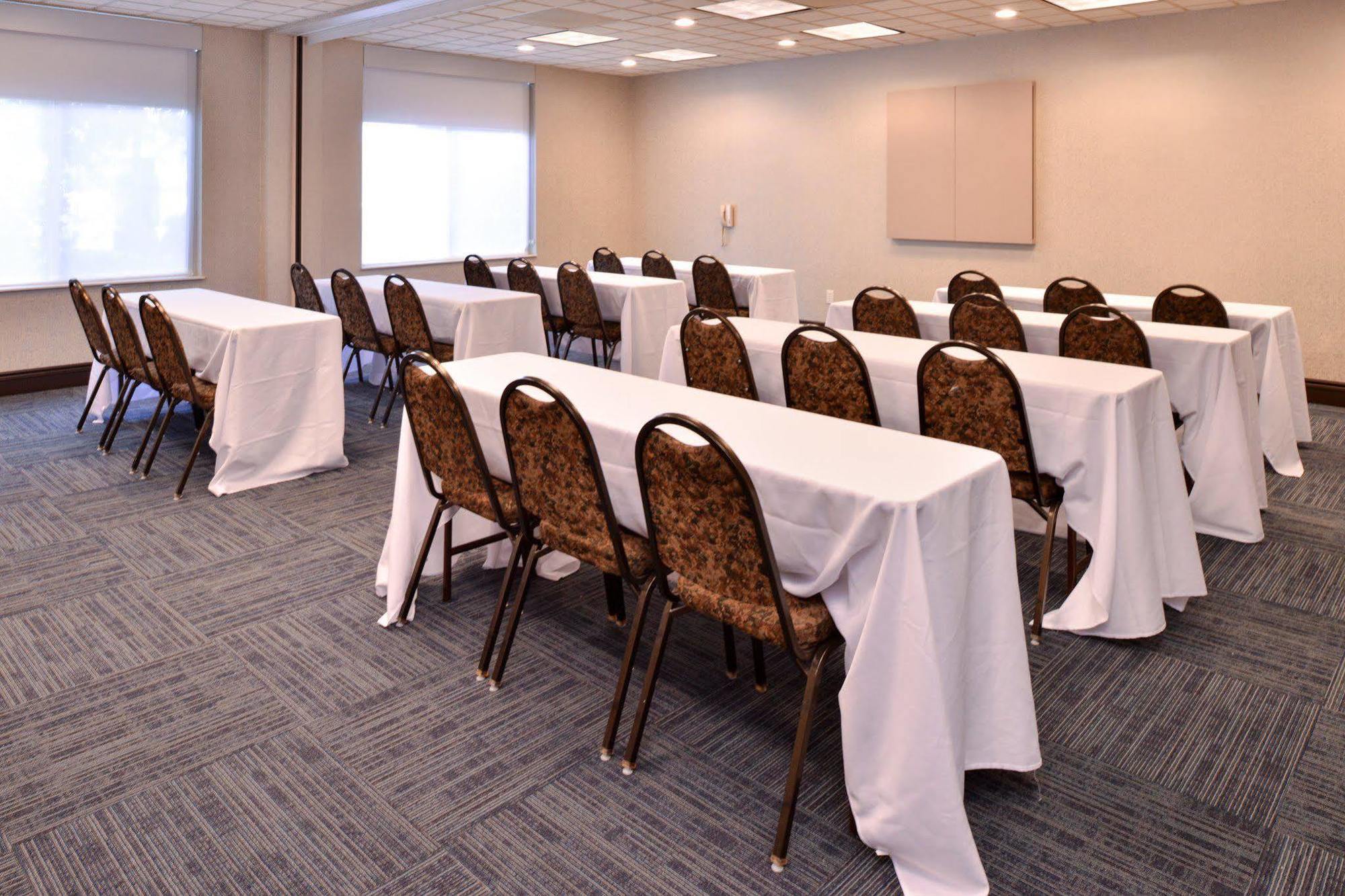 Holiday Inn Express Portland West/Hillsboro By Ihg Exterior foto